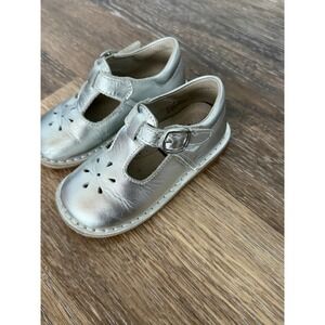 L'Amour Girls Silver Leather T-Strap Mary Jane Shoes Size 7 751 Cut Out Floral